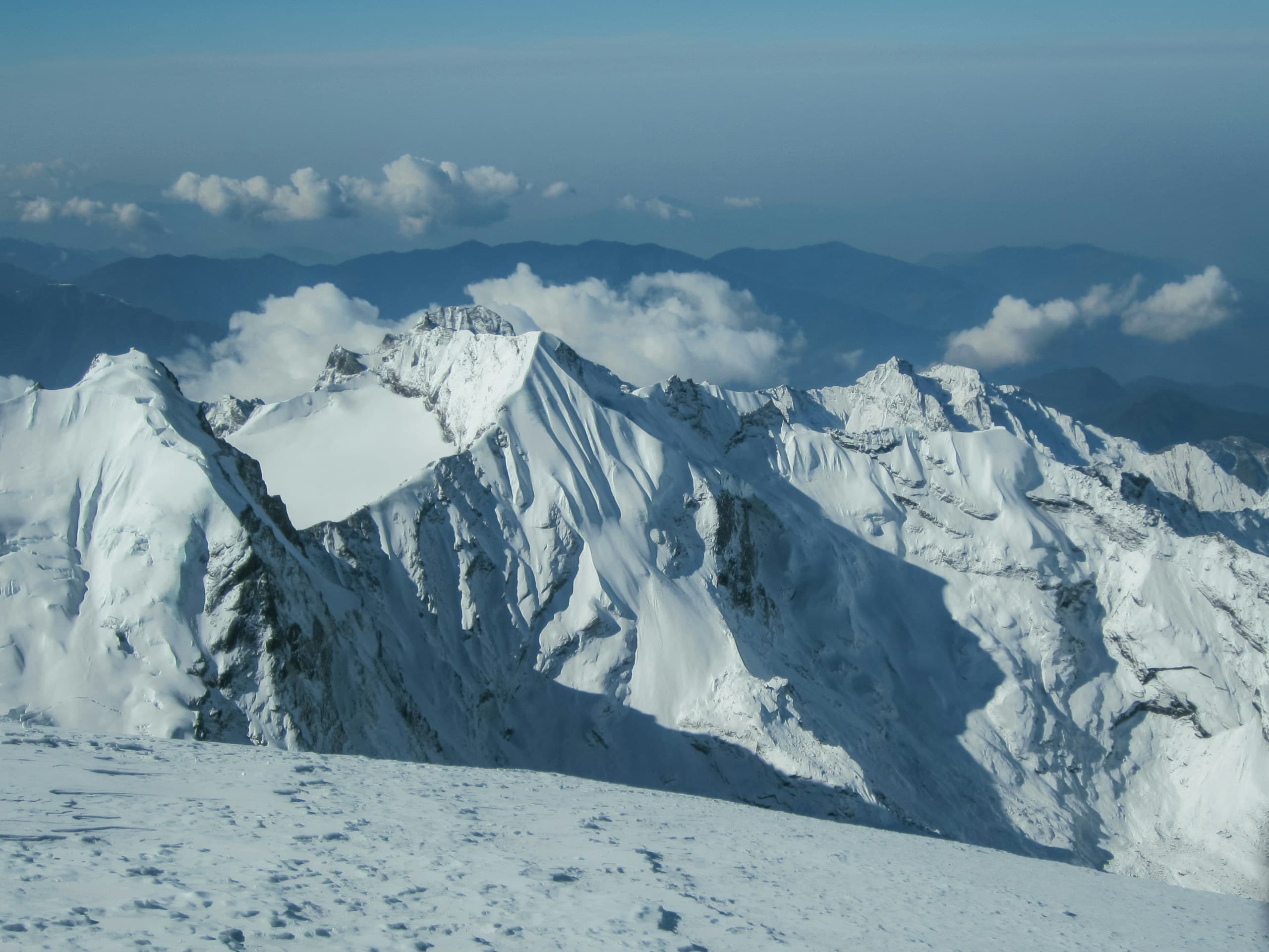 The Best Acclimatization Strategy for Mera Peak Expedition Success