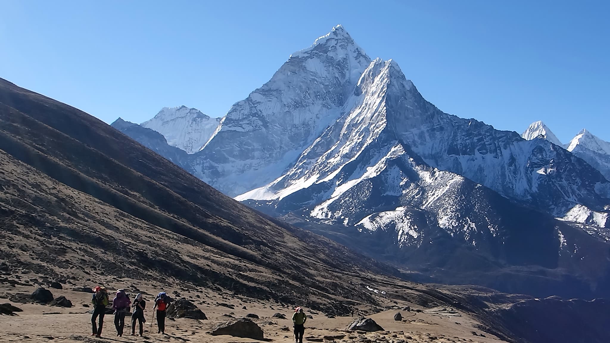 Why People Are Drawn to The Everest Base Camp Trek Experience?