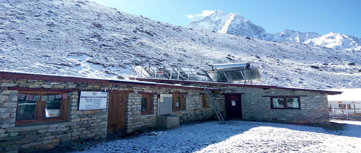 pheriche-aid-post-altitude-checkpoint The Himalayan Rescue Association aid post in Pheriche, a key altitude-sickness checkpoint on the route